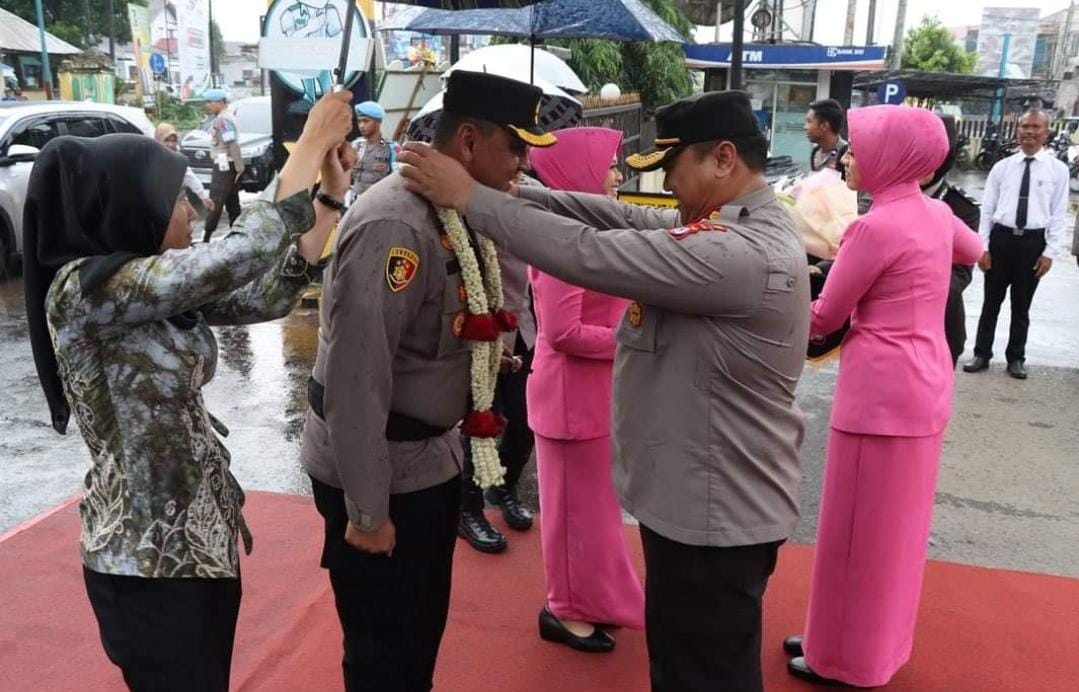 Pisah Sambut Kapolres Tanah Laut di Guyur Hujan