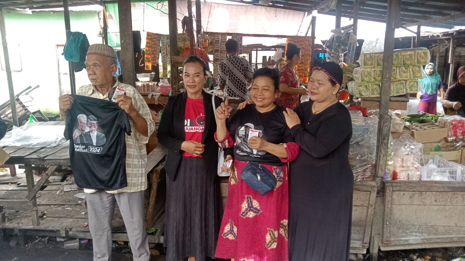 Ketua Rt. 12 Minta Pada Caleg PDI-P Rista Cold Tina Siagian Perhatikan Jalan dan Warga Yang Tidak Mampu